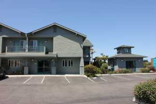 Morro Shores Inn & Suites - Rooms feature balconies with views