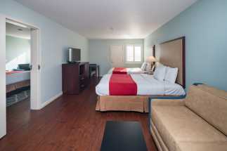 Morro Shores Inn Guest Rooms - Two Double Beds Master Suite