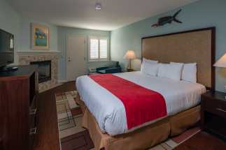 Morro Shores Inn Guest Rooms - King with Fireplace Suite