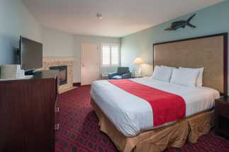 Morro Shores Inn Guest Rooms - All rooms feature flatscreen TVs