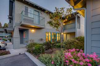 Morro Shores Inn & Suites - Craftsman style exterior