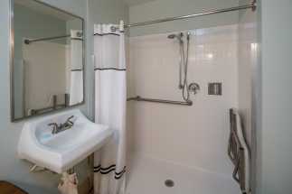 Morro Shores Inn Guest Rooms - Handicap Shower